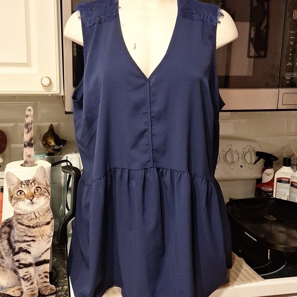 L womens Lane Bryant solid blue sleeveless plus size pullover top 18